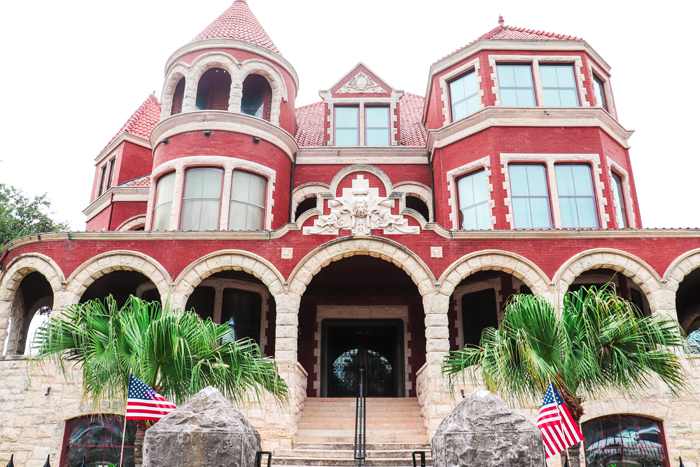 fun things to do in galveston: moody mansion